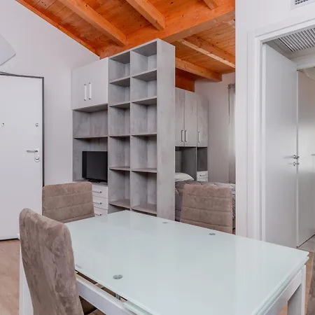 Residenza Grandi 公寓 *